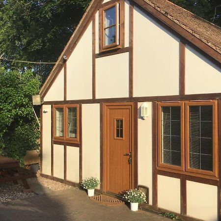 ウェイドブリッジ Little Nest Ev Pointヴィラ エクステリア 写真